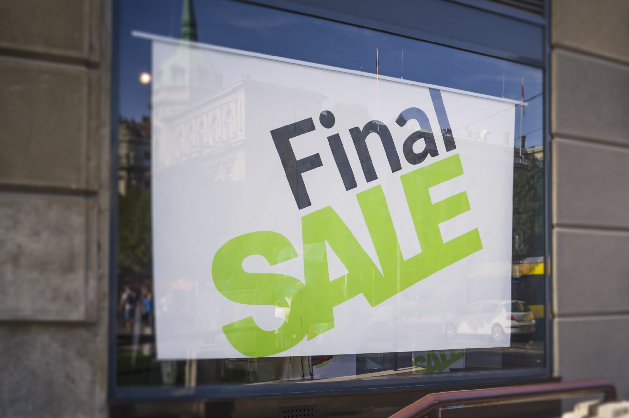 Retractable Final Sale Banner for Stores in Wilmington