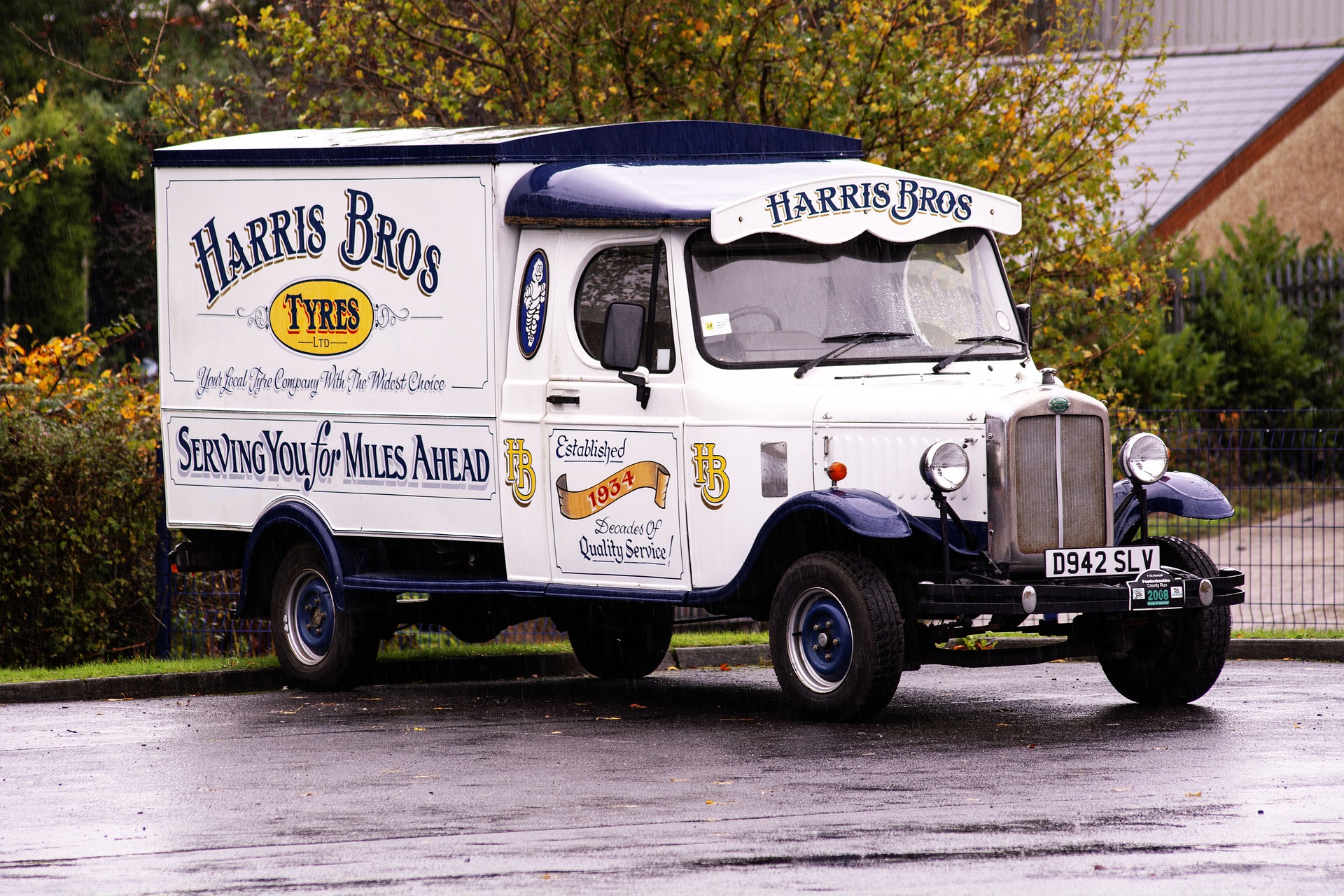 Customized Truck Wraps for Harris Bros